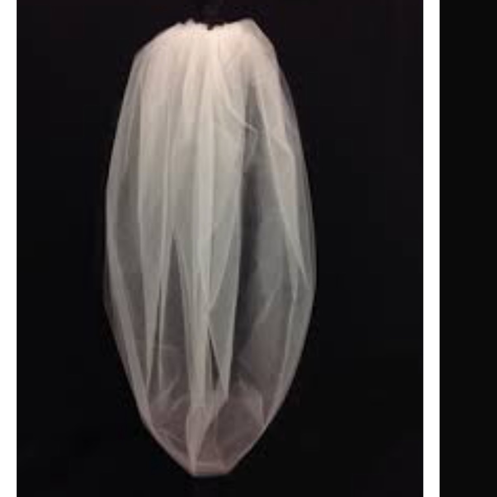 NWT | Malis-Henderson Elbow Length Veil | Ivory